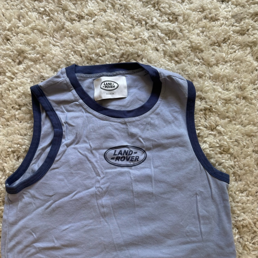 size medium Land Rover muscle tank